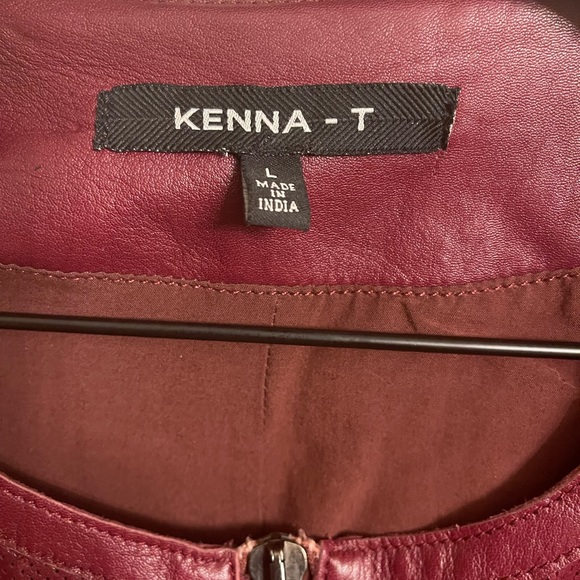 Burgundy Leather Jacket with Zipper Closure - Picture 3 of 11